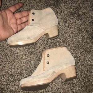 NWOT Gap girls leather clogs size 13